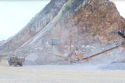 Tuân thủ pháp luật - 'Chìa khóa' đảm bảo an toàn lao động trong khai thác khoáng sản
