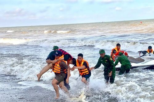 Sẵn sàng cho diễn tập cứu nạn, cứu hộ và sơ cấp cứu biển Hải Tiến