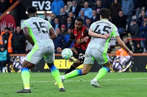 Man City sảy chân, Arsenal vô địch Ngoại hạng Anh sau 22 năm