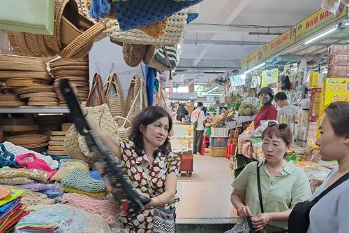 Làm mới động lực tăng trưởng ngành thương mại - dịch vụ