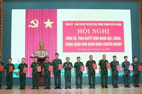 Bộ đội Biên phòng Đà Nẵng:194 quân nhân chuyên nghiệp được thăng quân hàm, nâng lương