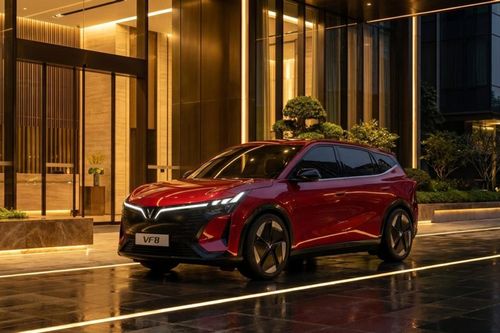 VinFast VF 8 thế hệ mới chính thức ra mắt: Tự chủ công nghệ, pin đi được 500km