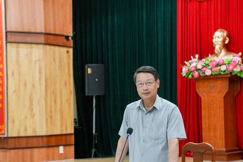 Phó Bí thư Thành ủy Ngô Xuân Thắng làm việc với Ban Thường vụ Đảng ủy xã Núi Thành