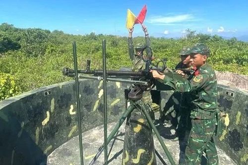 Kiểm tra bắn đạn thật tại trường bắn Bãi Bấc xã đảo Nhơn Châu vào ngày 28 và 29-5