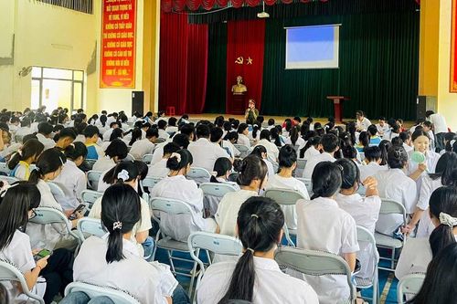 Bát Xát tổ chức tập huấn kỹ năng số cơ bản cho gần 1.000 học sinh trên địa bàn
