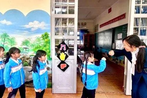 Khi trường học bắt đầu từ hạnh phúc