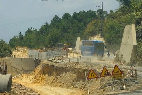Do đâu dự án Nâng cấp đường ÐT721 có tiền nhưng không thể tiêu?