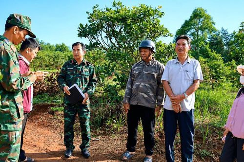 Ðồng lòng giữ đất quốc phòng