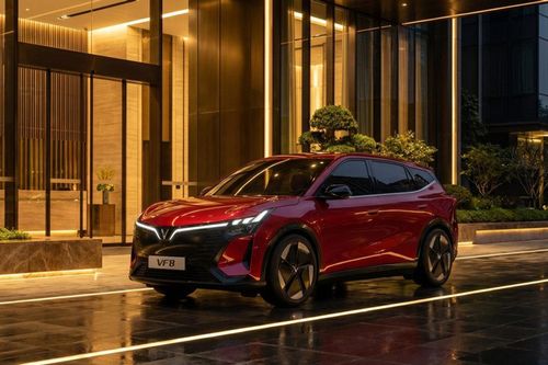 VinFast VF 8 thế hệ mới ra mắt: Thiết kế lột xác, tầm hành trình 500 km
