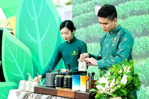Có một cách thưởng trà như thế
