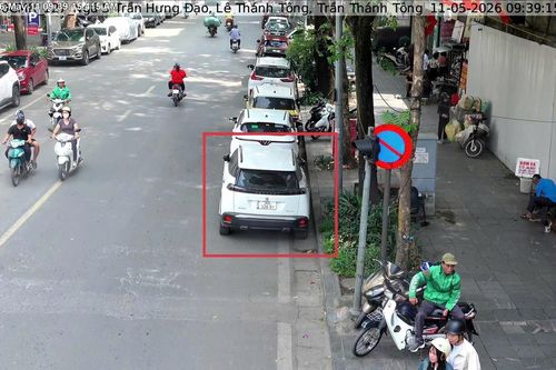 Hà Nội: Công an tiếp nhận hơn 1.400 trường hợp vi phạm trật tự đô thị người dân cung cấp