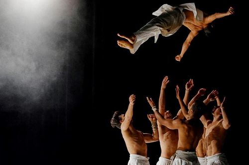 'Duyên ngày nợ đêm' - múa và hip-hop hòa quyện
