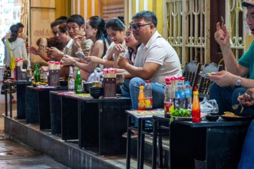 Cho thuê vỉa hè: Người dân e ngại chuyện 'khách anh khách tôi'