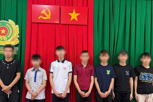 Bắt nhóm đối tượng dùng hung khí đánh nhau trên đường