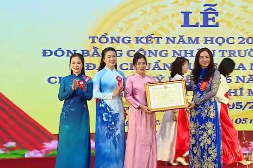 Trường Mầm non Cổ Nhuế 2 đón Bằng công nhận chuẩn Quốc gia mức độ 2