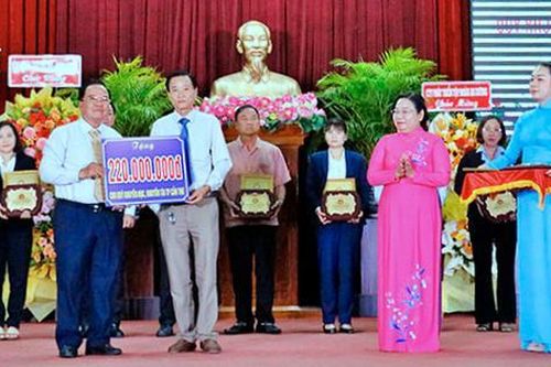 Thành phố Cần Thơ vận động trên 12 tỉ đồng xây dựng Quỹ Khuyến học, khuyến tài 'Vì ngày mai Cần Thơ phát triển'