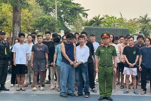 Công an TPHCM bắt ca sĩ Long Nhật, Sơn Ngọc Minh cùng gần 70 đối tượng liên quan ma túy