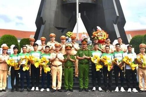 Đội tuyển xe đạp đường trường Công an TPHCM xuất quân tham gia Đại hội Thể dục thể thao Thành phố