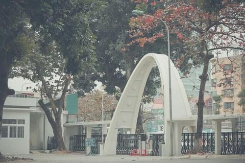 Chuyện chưa kể về cổng Parabol huyền thoại Đại học Bách khoa Hà Nội
