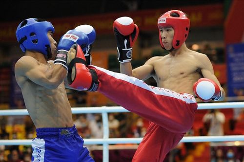 Cao thủ kickboxing Việt Nam đối đầu võ sĩ muay Thái