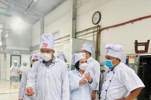 Giám sát công tác thu, chi và an toàn thực phẩm bếp ăn bán trú tại xã Yên Xuân