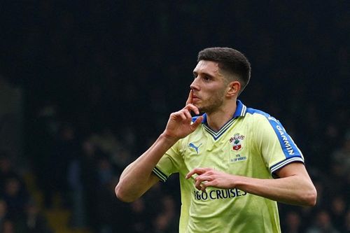 Southampton tự đẩy mình khỏi Premier League