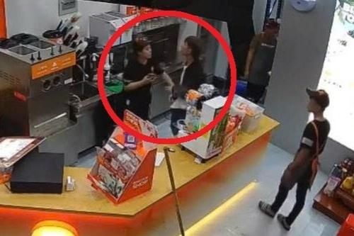 Nữ nhân viên quán trà sữa bị thanh niên lao vào đánh túi bụi