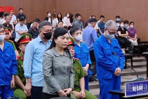 [Video] Cựu Bộ trưởng Y tế bị đề nghị từ 5-6 năm tù