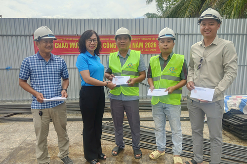 Liên đoàn Lao động TP Cần Thơ tiếp sức công nhân vượt khó