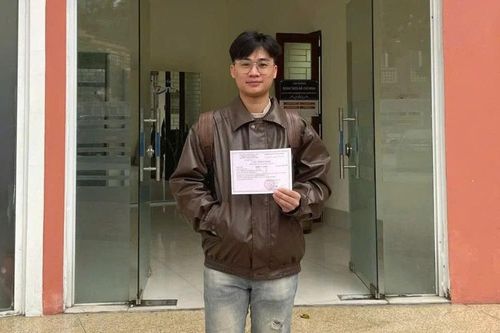 Nam sinh Thủy lợi và hành trình học tập, rèn luyện để được kết nạp Đảng tại Quảng trường Ba Đình