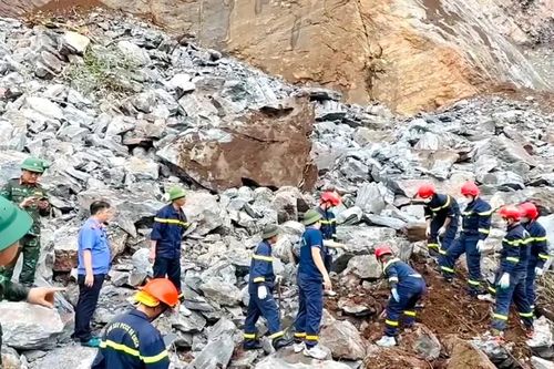 Đã tìm thấy hai nạn nhân trong vụ sạt lở đá ở Thanh Hóa