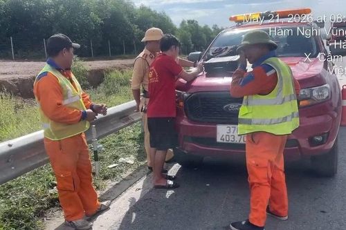 Tài xế điều khiển ô tô đi ngược chiều trên cao tốc do buồn ngủ