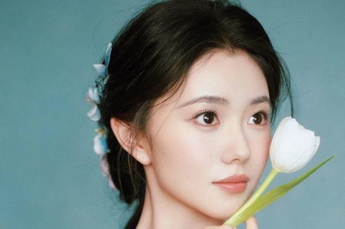Nàng thơ của Trương Nghệ Mưu gây sốt