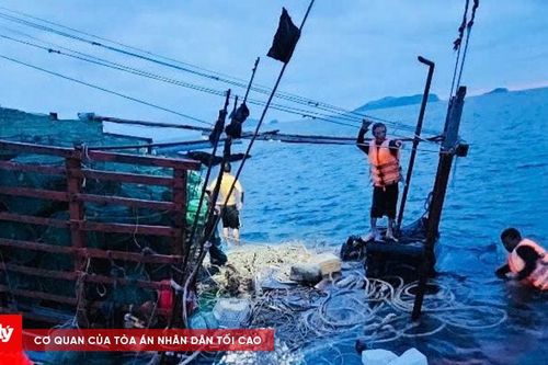 BĐBP Quảng Ninh cứu hộ thành công 8 ngư dân mắc nạn trên biển Cô Tô