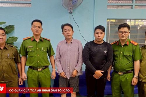 Xô xát giữa đường từ mâu thuẫn khi tham gia giao thông