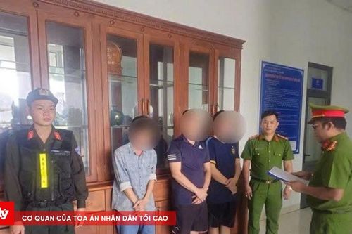 Bắt 3 đối tượng trong đường dây làm phân bón giả