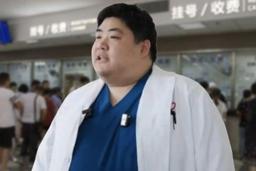 Bác sĩ nặng 150kg: 'Tôi biết mọi nguyên tắc giảm cân nhưng không thể làm được'