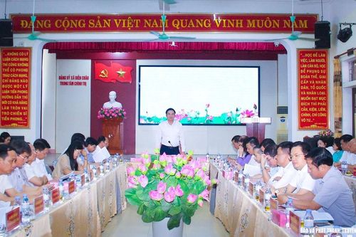 Đồng chí Hoàng Nghĩa Hiếu làm việc với 8 xã vùng đồng bằng và ven biển