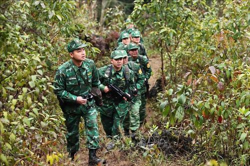 Xây dựng đường biên giới hòa bình, phát triển kinh tế cửa khẩu