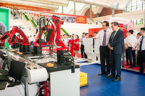 Doanh nghiệp Việt đẩy mạnh đổi mới công nghệ, nâng cao năng lực cạnh tranh toàn cầu