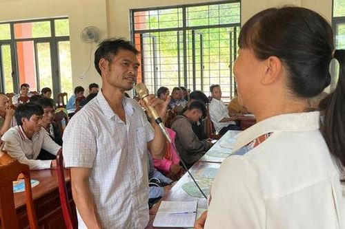 Giúp người dân vùng cao hiểu luật, tránh tranh chấp đất rừng, bạo lực gia đình
