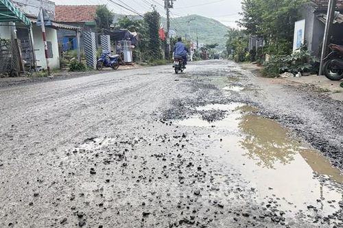 Đắk Lắk sớm khắc phục hư hỏng tuyến đường xuống cấp nghiêm trọng