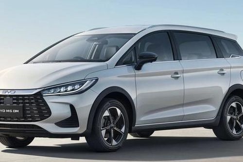 BYD M6 DM công nghệ hybrid lộ diện tại Indonesia