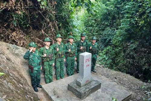 Nơi biên cương sáng mãi tình quân dân