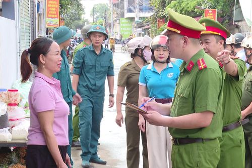 Xã Quý Lộc ra quân thiết lập lại trật tự đô thị, trật tự công cộng