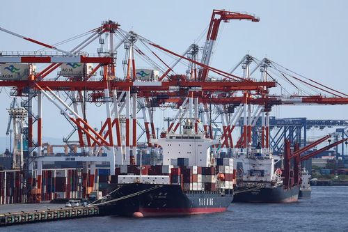 Bất chấp gián đoạn chuỗi cung ứng, xuất khẩu của Nhật Bản tăng vượt dự báo