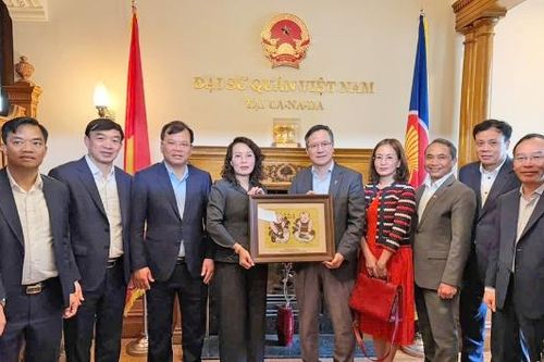 Đoàn công tác tỉnh Bắc Ninh thăm, làm việc với Đại sứ quán Việt Nam tại Canada