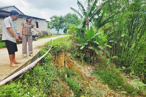 Khẩn trương khắc phục các điểm sạt lở