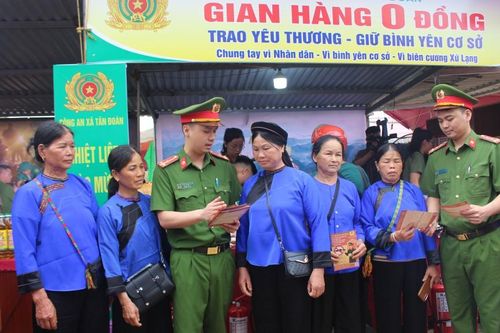 Công an xã Tân Đoàn: Đưa pháp luật đến người dân