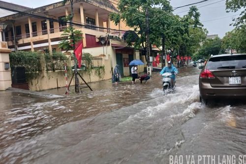 Mưa lớn gây ngập úng, sạt lở đất trên địa bàn tỉnh